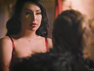Tattooed gaffer bootylicious Chanel Santini provides shemale relating to BJ