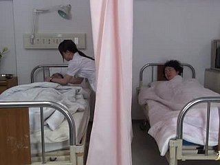 هيكارو أيامي ممرضة قرنية تمتص وركوب الديك