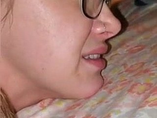Elle pleure pour sa première anale de la douleur