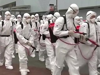 コロナ - ママ＆義理の息子検疫 - 拡張プレビューCovid19  - シャイニー巨根映画