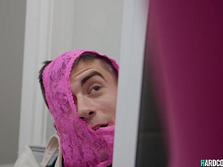 الشباب رجل حدب كبيرة titted-STEPMOM