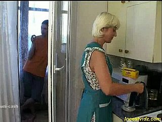 Sedotto sulla cucina