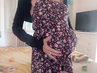 아들이 내 임신이 끝나지 만 내 욕망은 결코 끝나지 않을거야.
