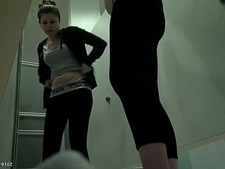 Bilik Dressing Voyeur Video 1