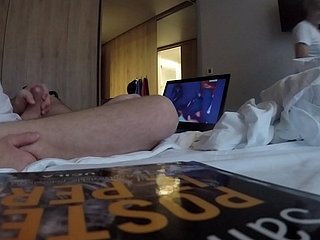 flachando pau para hotel empregada