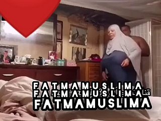 Fette Frau in Hijab