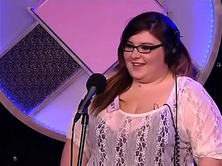 Howard Stern Whoreコンテスト、21歳秒。クレイグリスト、バー、スウィンガークラブで100人の人がいます