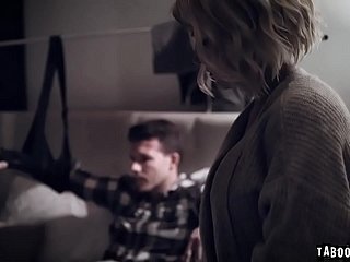 Stepmom Kit Mercer dandole un figliastro qualche sollievo usando la sua bocca di Milfy