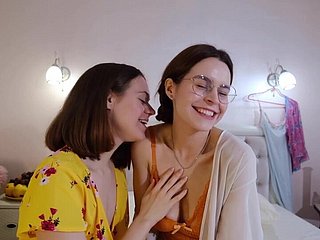 Daniela와 Anca 아마추어 레즈비언 섹스