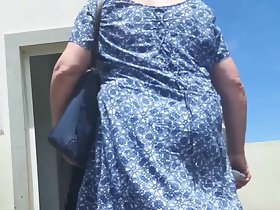Velha na rua nonna sulla strada