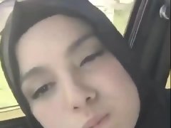 sikensikene tk turco turbanli Prima volta a guardare porno.