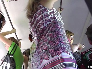 Hot bunda exposta no vídeo Upskirt