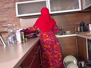 Femme paresseuse obtient une pénétration hardcore