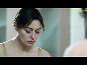 Monica Bellucci Nue Seins Et Les Mamelons À Ville-Marie Film