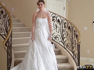 Noiva excitada é fodida hardcore Doggystyle por um fotógrafo de casamento
