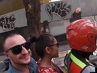 Любительская пара в день в Бангкоке