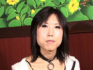 Trannie Schwanz ist Hawkshaw und sexy, als das asiatische Mädchen streichelt