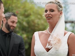 Bridezzilla: A fuckfest di bahagian perkahwinan 1 - Phoenix Marie, Instil D'Angelo / Brazzers / Rivulet penuh dari