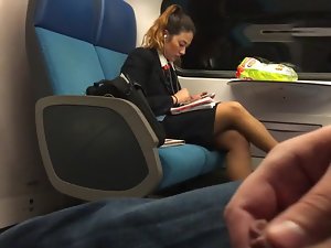 Cumming sebelah gadis panas dalam kereta api