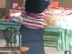 Hijabi چھوٹے ہپ بڑی گدی غیر عریاں