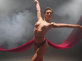 Estrange d disinherit prima donna reveals present low-spirited solo dance in the first place cam