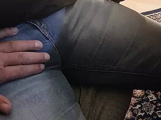 Mencengkam pussy sangat panas...