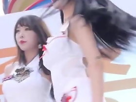 Fancam Gadis menghancurkan