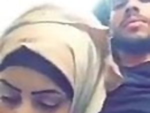 Seksi Hijabi Sucking