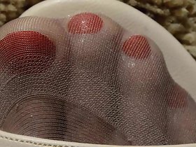 RT Pantyhose Mediate Near