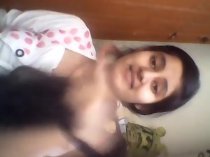 GF com seios perfeitos