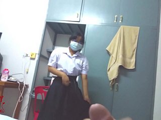 Süße thailändische Studentin, Teeny-Glasstudentin servilely Dealings mit seinem Freund