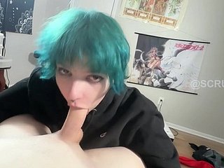 Ragazza emo usa la gola e le tette enormi per mungere un grosso cazzo e riceve una sborrata facciale