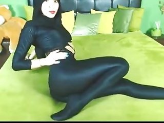 Twerk hijab teef