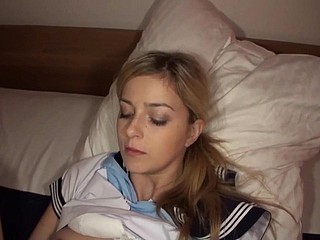 AMWF Abigaile Johnson antara kaum dengan lelaki Asia
