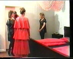 Gummi Internat - vintage latex clinic